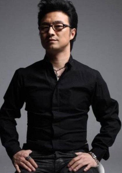 汪峰,出生于北京.内地著名音乐人,中国新摇滚乐代表人物.