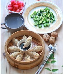 酸菜鲜肉柳叶蒸饺