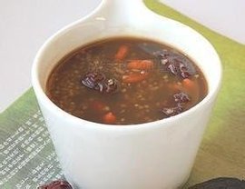 首乌红枣枸杞粥