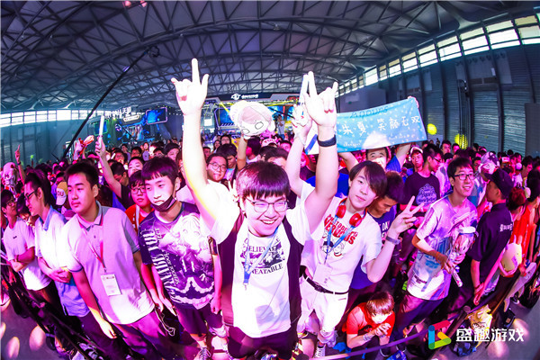 《Love Live! 学园偶像祭》声优见面会 爱豆请赐予我力量吧！