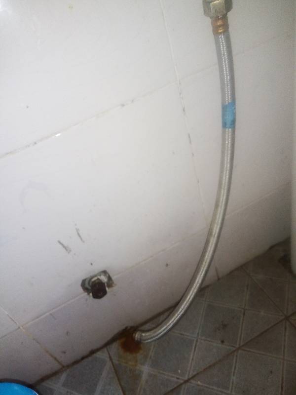 水管太锈断了怎么接_360问答