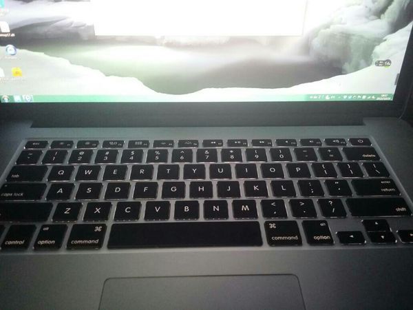 我的是苹果笔记本电脑,今天突然自带键盘不能
