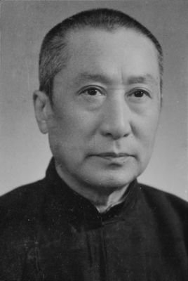 毕业院校:出生日期:1891年6月20日人物简介:李劼人(1891