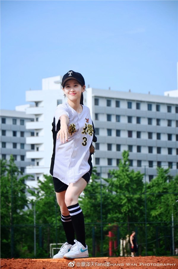 奶茶妹妹棒球写真旧照公开青春无敌美少女秒杀网红